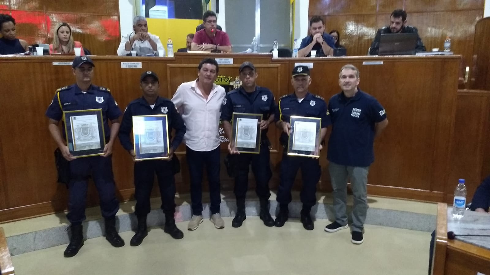 Guardas municipais de Volta Redonda são homenageados pela Câmara Municipal