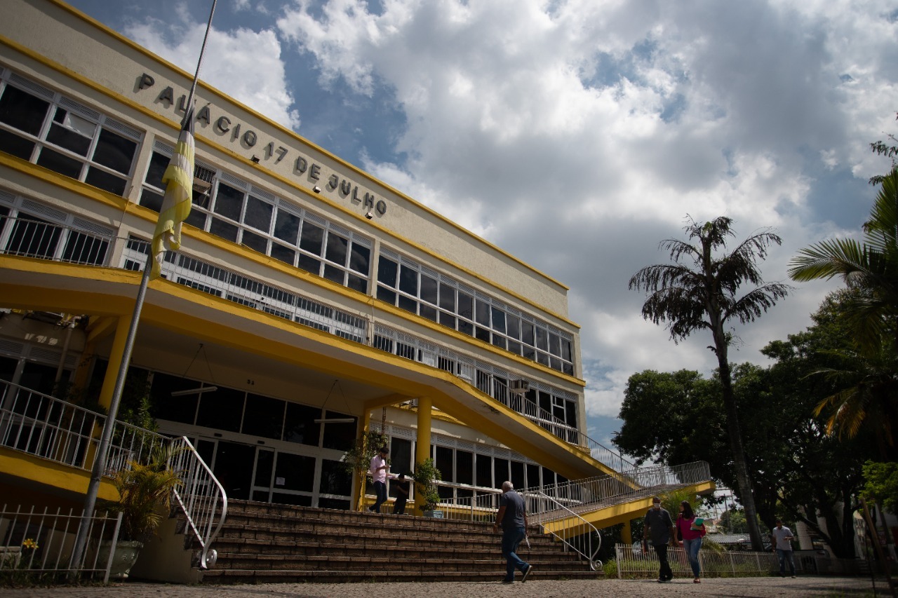 Covid-19: Prefeito Neto vai discutir possível retomada do uso de máscaras em Volta Redonda