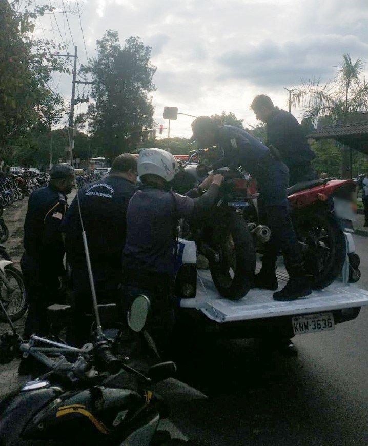 Motorista embriagado envolvido em acidente é detido em Volta Redonda