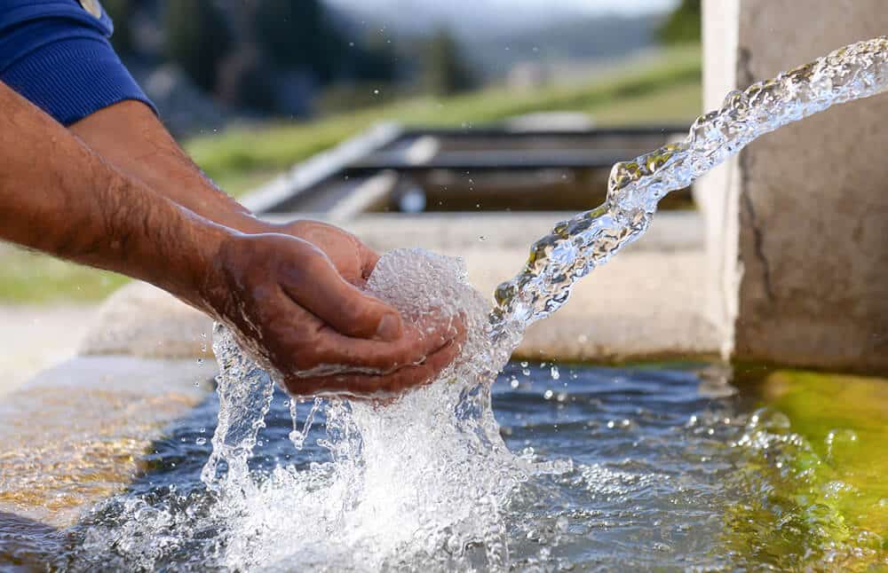 Chuva e queda de energia afetam abastecimento de água em Pinheiral nesta terça-feira (21)