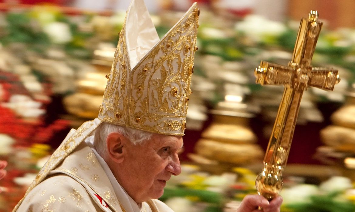Papa emérito Bento XVI terá funeral simples