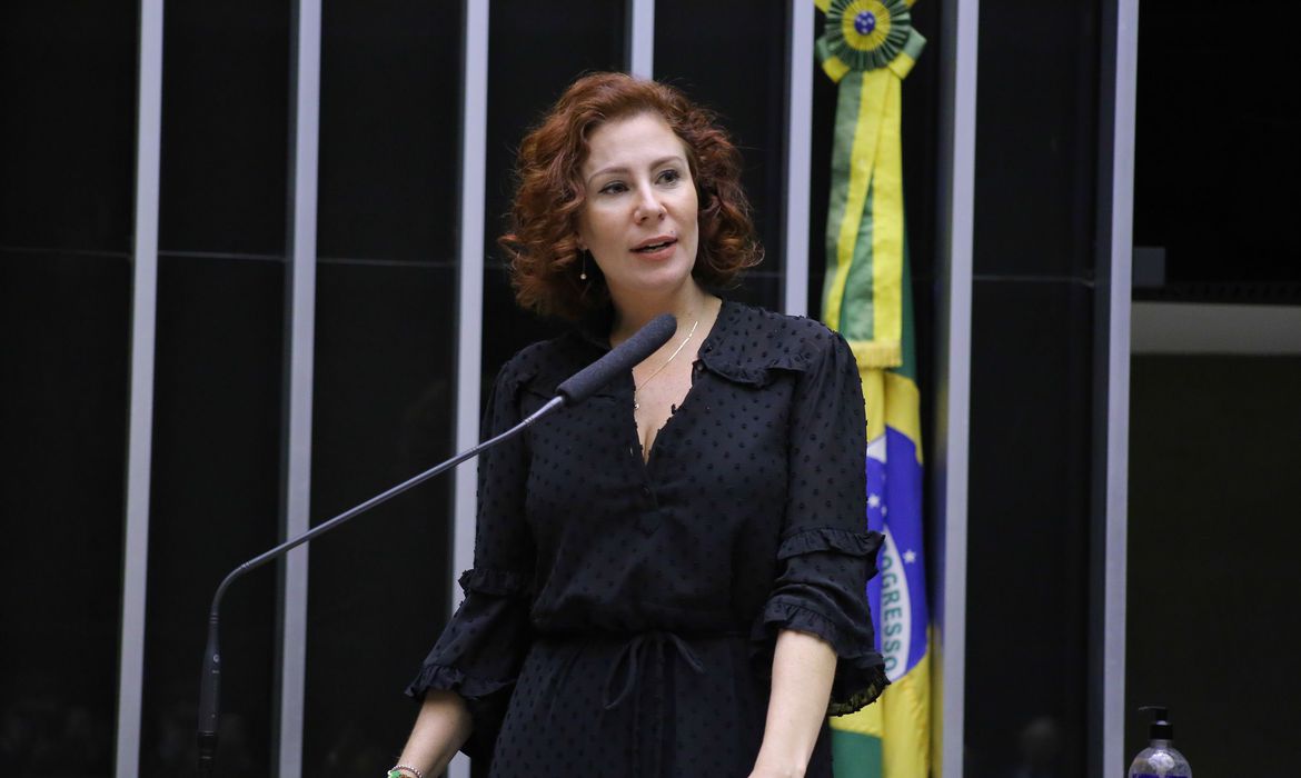 Gilmar Mendes abre inquérito contra Carla Zambelli