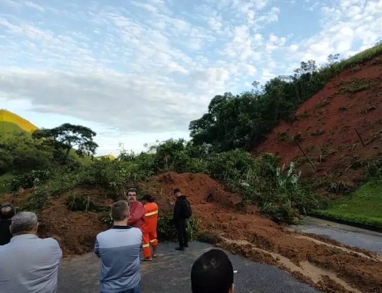 Dutra é liberada após 18 horas de interdição