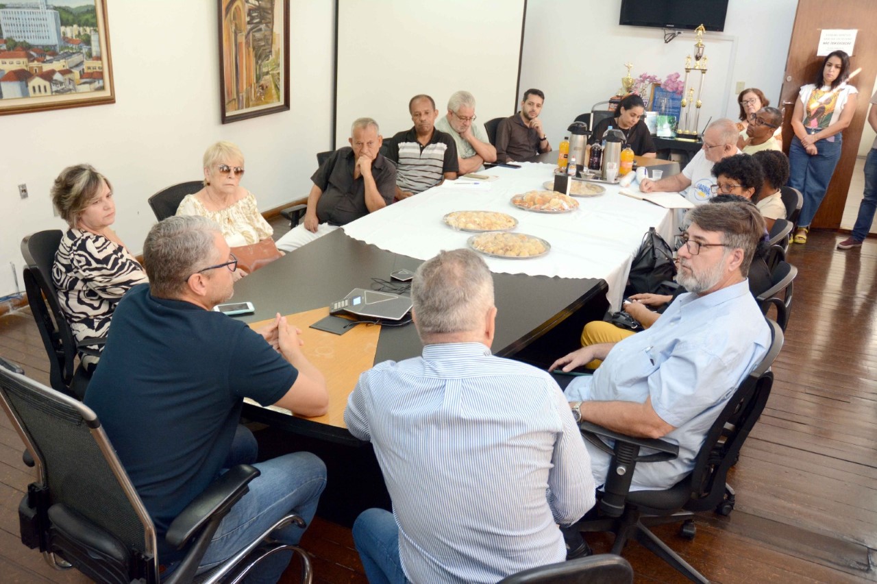 Prefeito Rodrigo Drable empossa novos membros do Conselho Municipal de Saúde