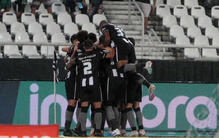 Na volta ao Niltão, Botafogo bate o São Paulo