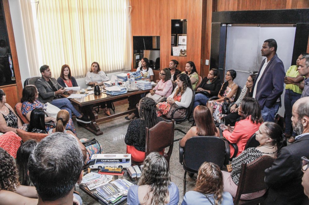 Barra do Piraí anuncia que vai pagar piso nacional para classe de professores