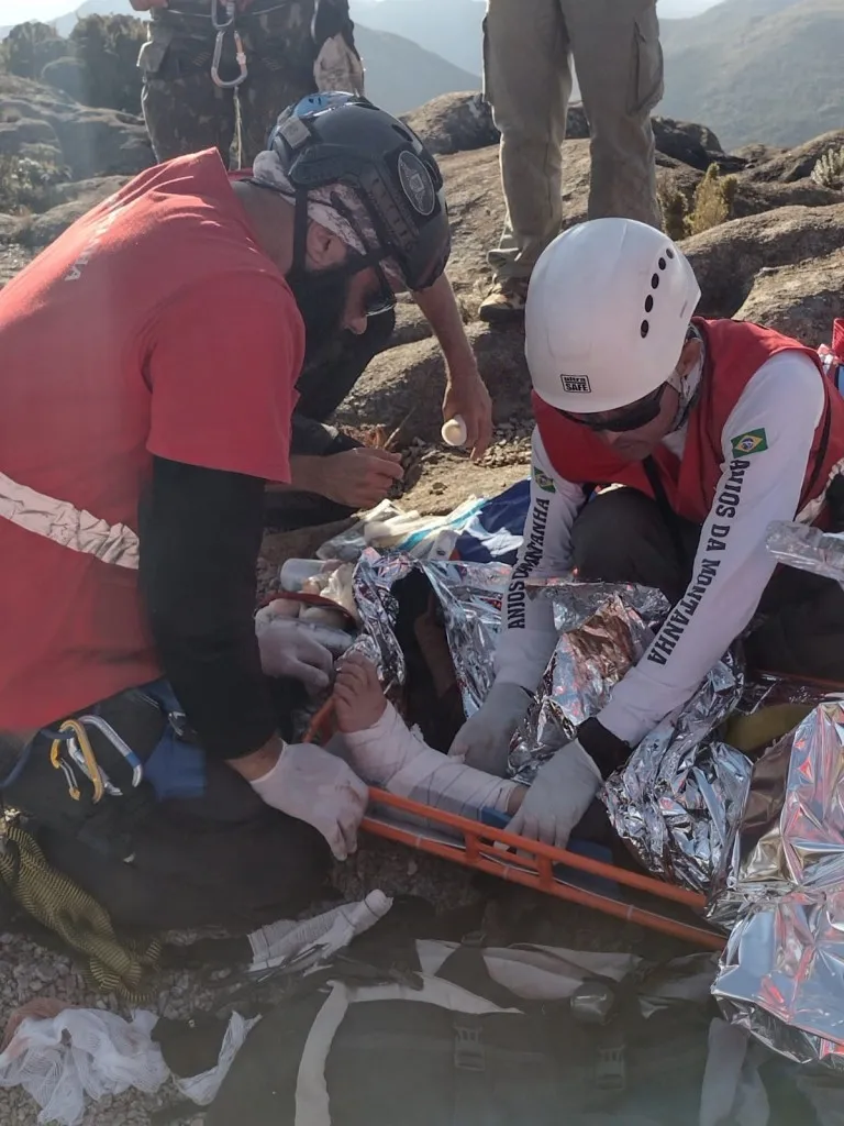 Turista de São Paulo fica ferido ao cair da Pedra do Couto no Parque Nacional de Itatiaia