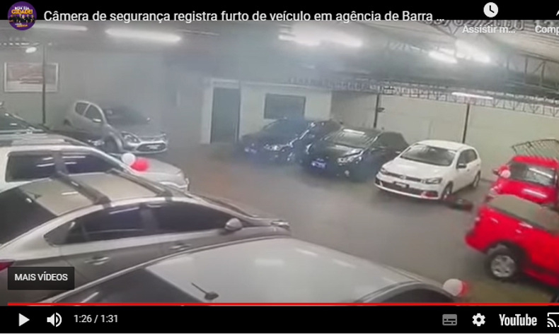 Câmera de segurança registra furto de veículo em agência de Barra Mansa (vídeo)
