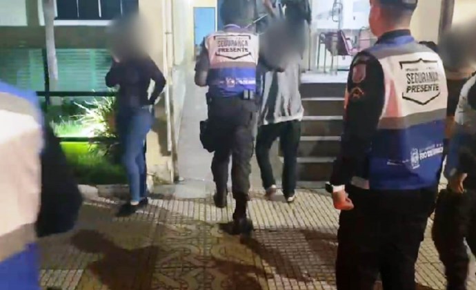 VR: Agentes do ‘Segurança Presente’ prendem homem por importunação sexual
