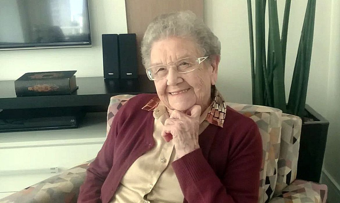 Aos 91 anos, morre em São Paulo a apresentadora Palmirinha Onofre