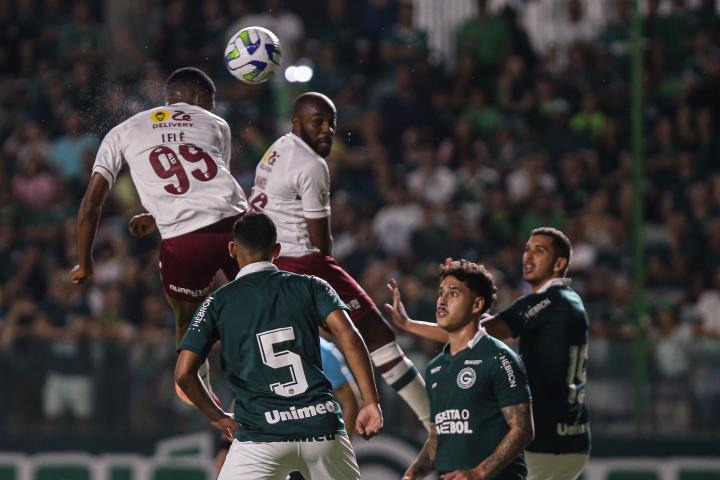 Cano desencanta, mas Flu cede empate ao Goiás