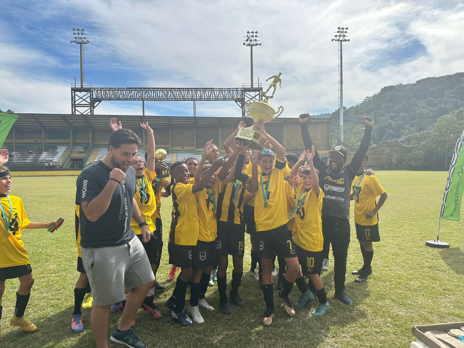 Voltaço e campeão da Taça Guanabara no Sub-13