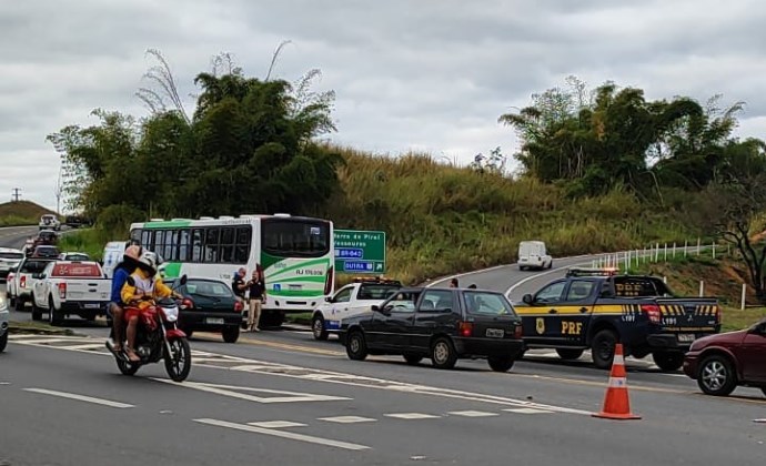 Mulher morre após ser atropelada por ônibus no Santo Agostinho em Volta Redonda