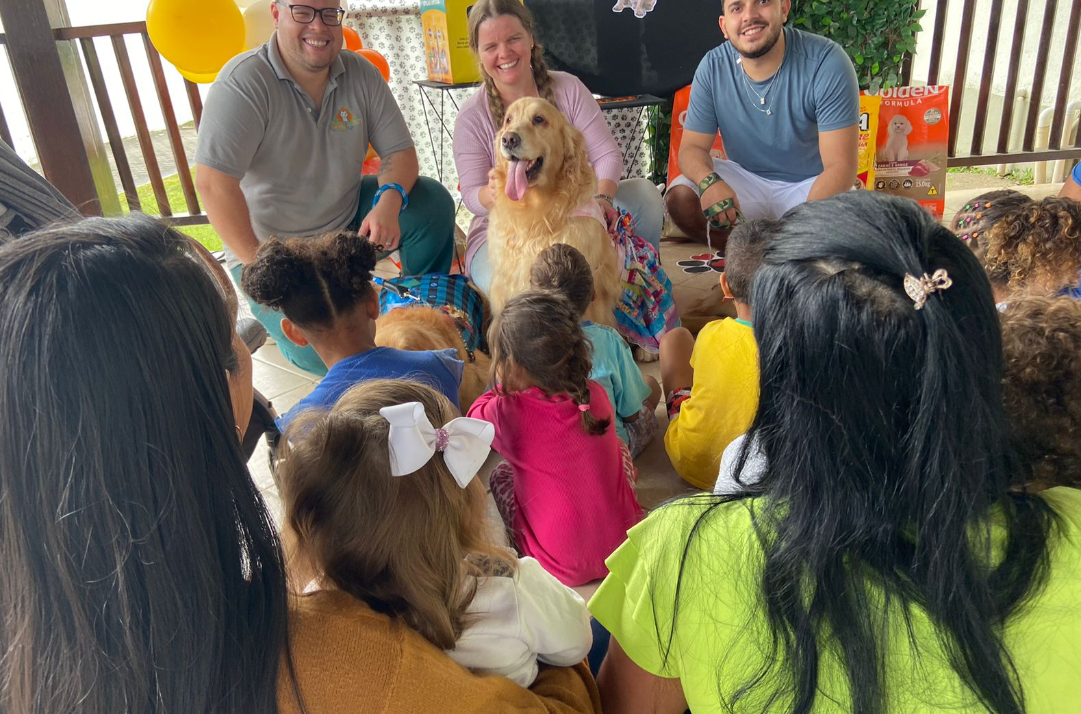 Casa Abrigo tem terapia com cães para crianças e adolescente em Angra dos Reis