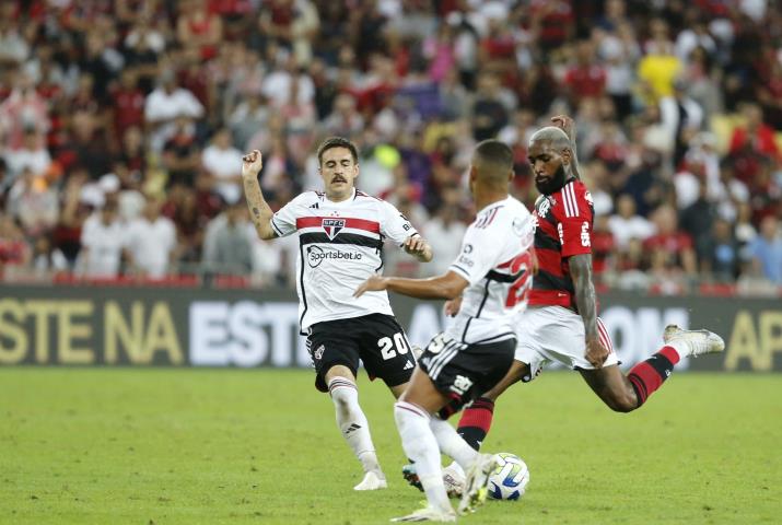 Flamengo empata com São Paulo no Maracanã