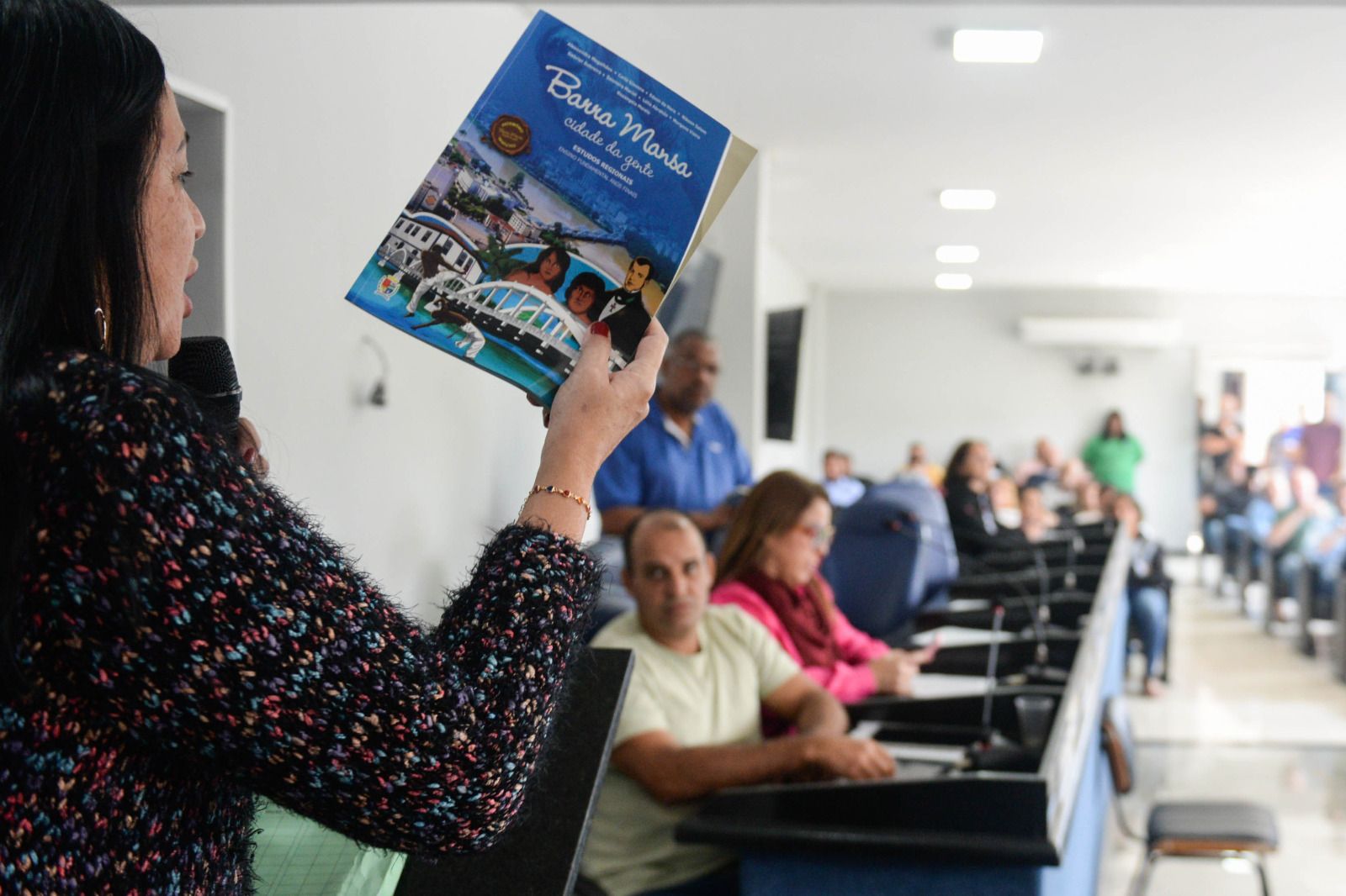 Autores dos livros ‘Barra Mansa – Cidade de Gente’ vão a Câmara e cobram explicações por falsas acusações feitas por vereador