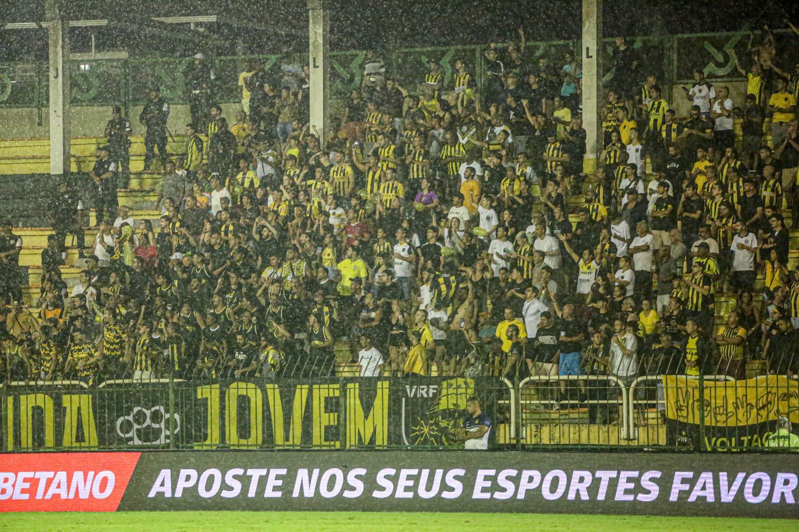 Voltaço faz promoção de ingressos para o Quadrangular Final da Série C