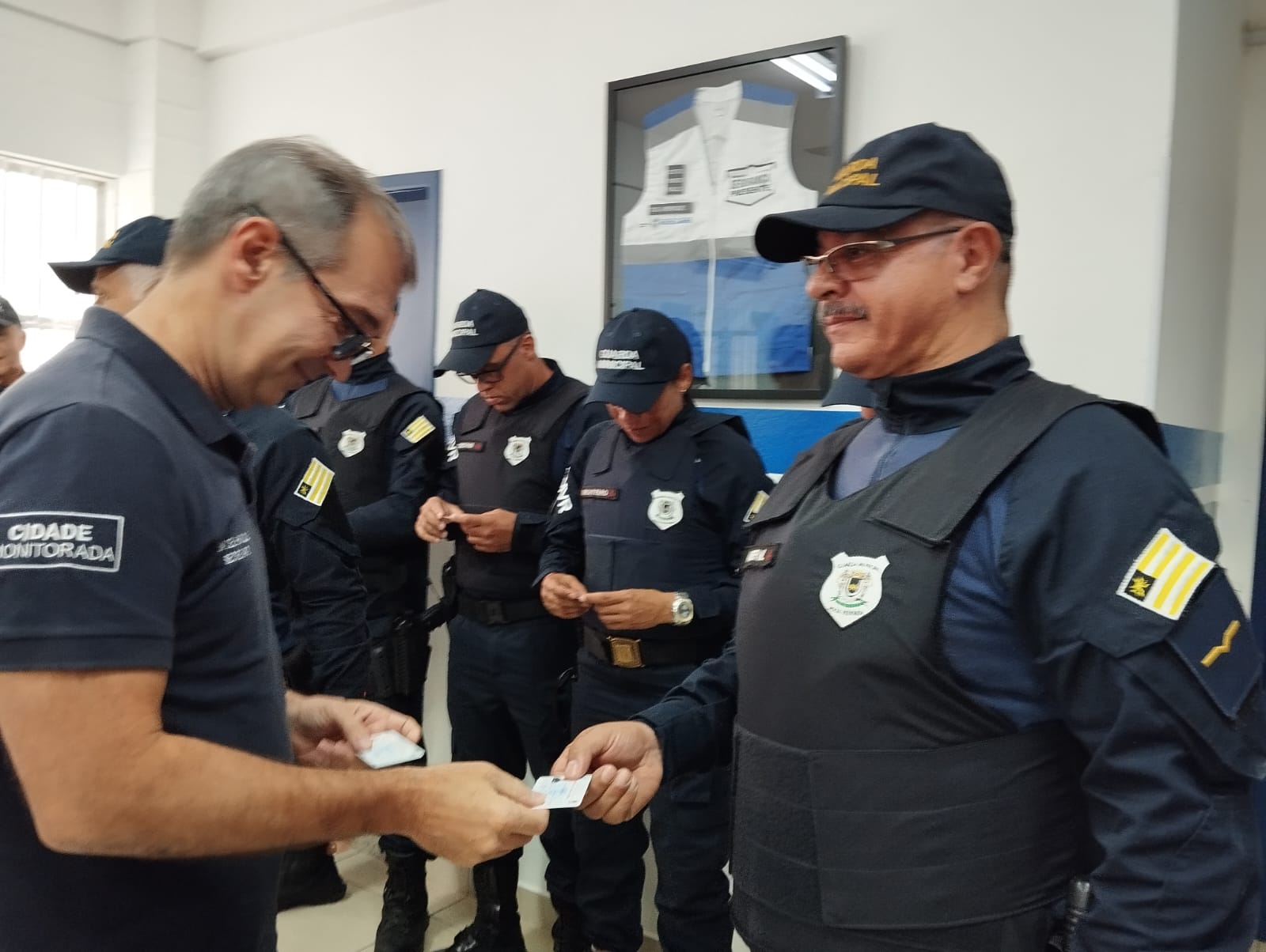 Guardas municipais de VR recebem a carteira de porte de arma, após curso na Polícia Federal