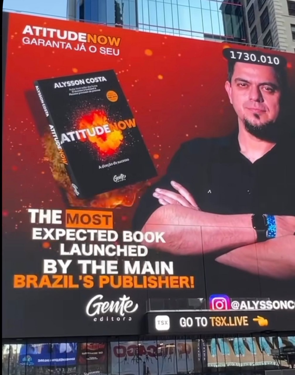 Alysson Costa torna-se o primeiro brasileiro a lançar um livro nos telões da Times Square em Nova York