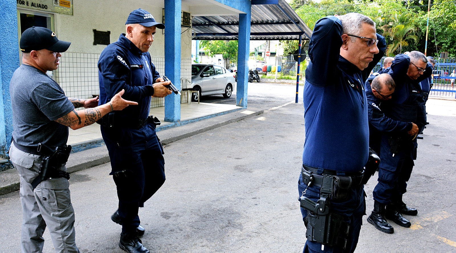 Guardas municipais de Volta Redonda passam por treinamento de armamento e tiro