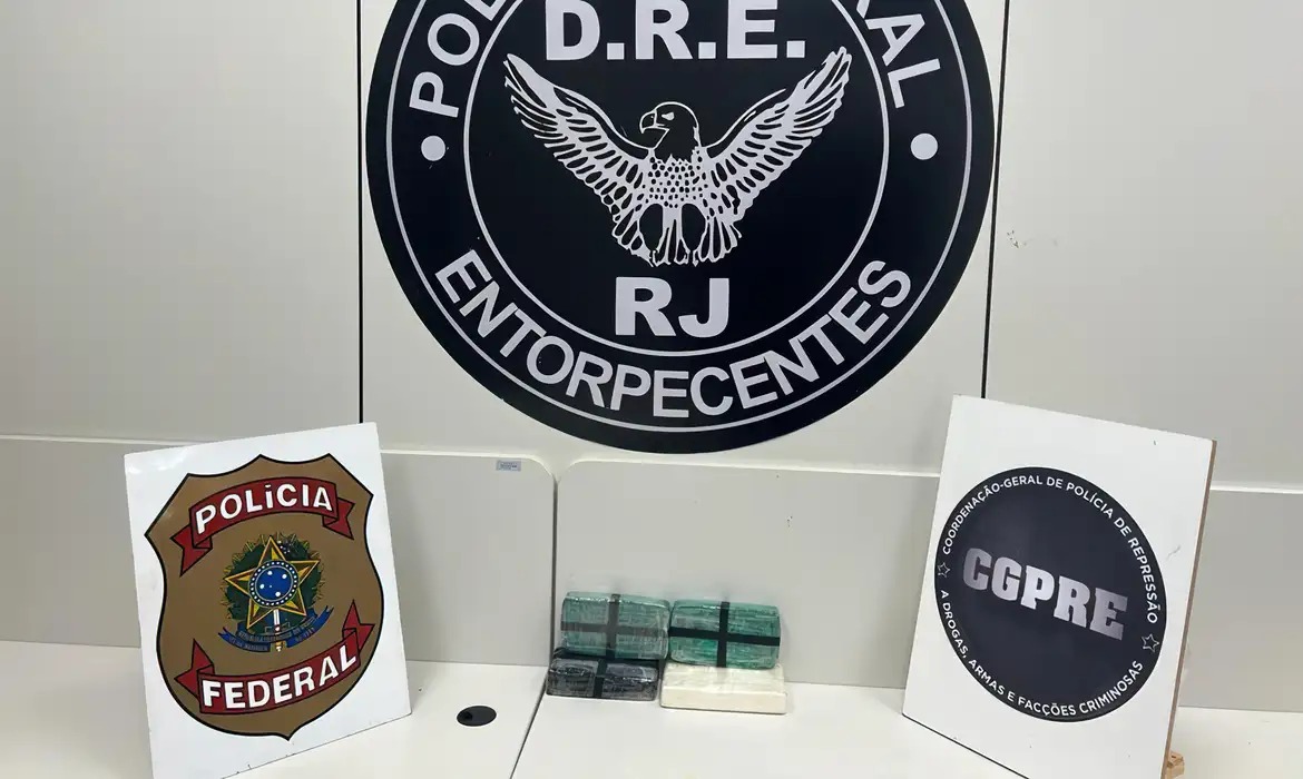 Barra Mansa: PF prende homem que transportava cocaína na Dutra