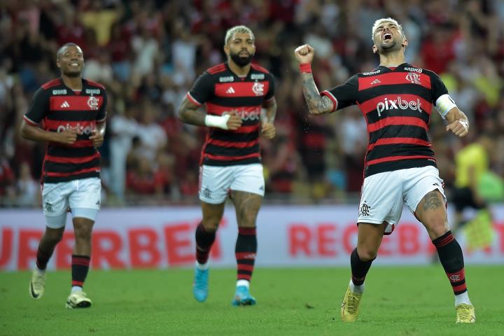 Flamengo goleia Boavista e se classifica para semi do Carioca