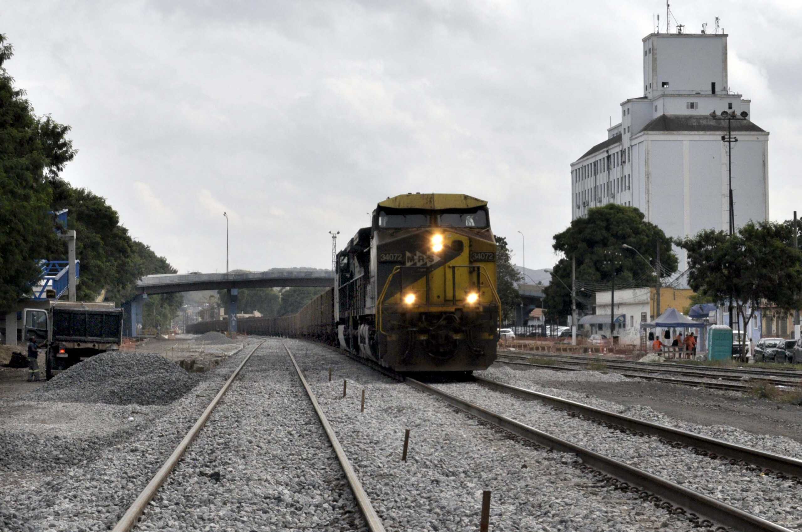 Entidades pedem fim das manobras de trens no Centro de Barra Mansa