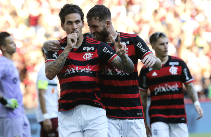 Flamengo derrota Fluminense e põe a mão na Taça Guanabara