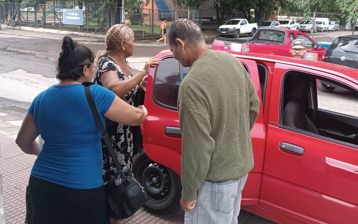 Prefeitura de Volta Redonda ajuda pessoa em situação de rua a voltar para casa