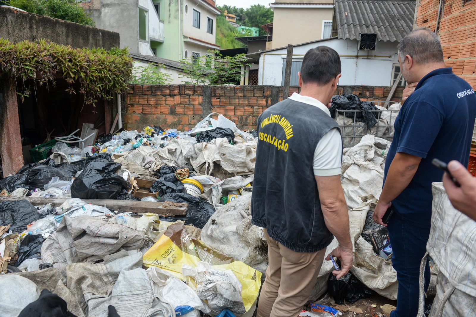 Operação apura denúncia de residência com foco de dengue em Barra Mansa