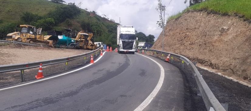 BR-393 tem aumento no tempo de espera por desvio no KM 258 da rodovia