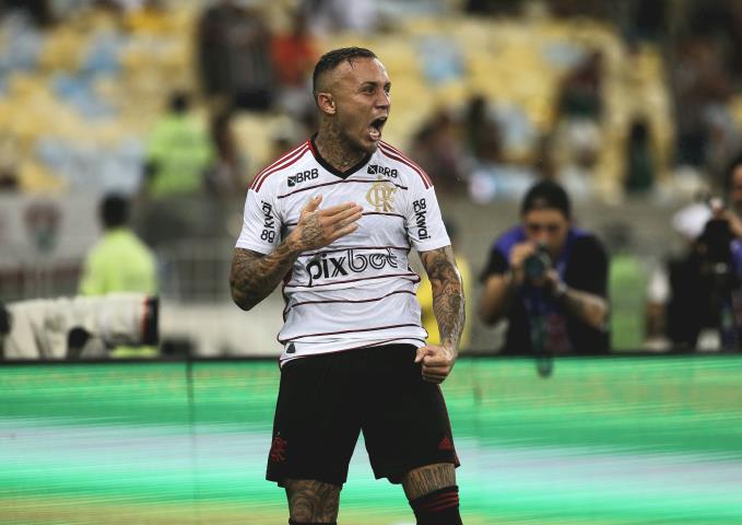 Flamengo domina Flu e abre boa vantagem na semifinal do Carioca