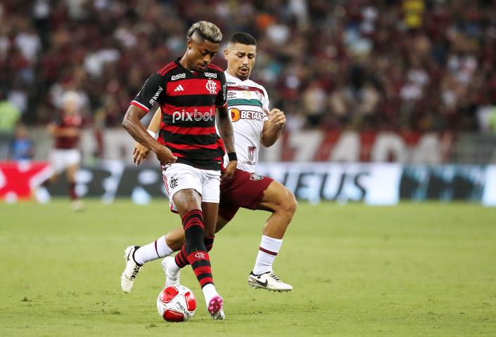 Flamengo segue sem tomar gols e está na final do Carioca