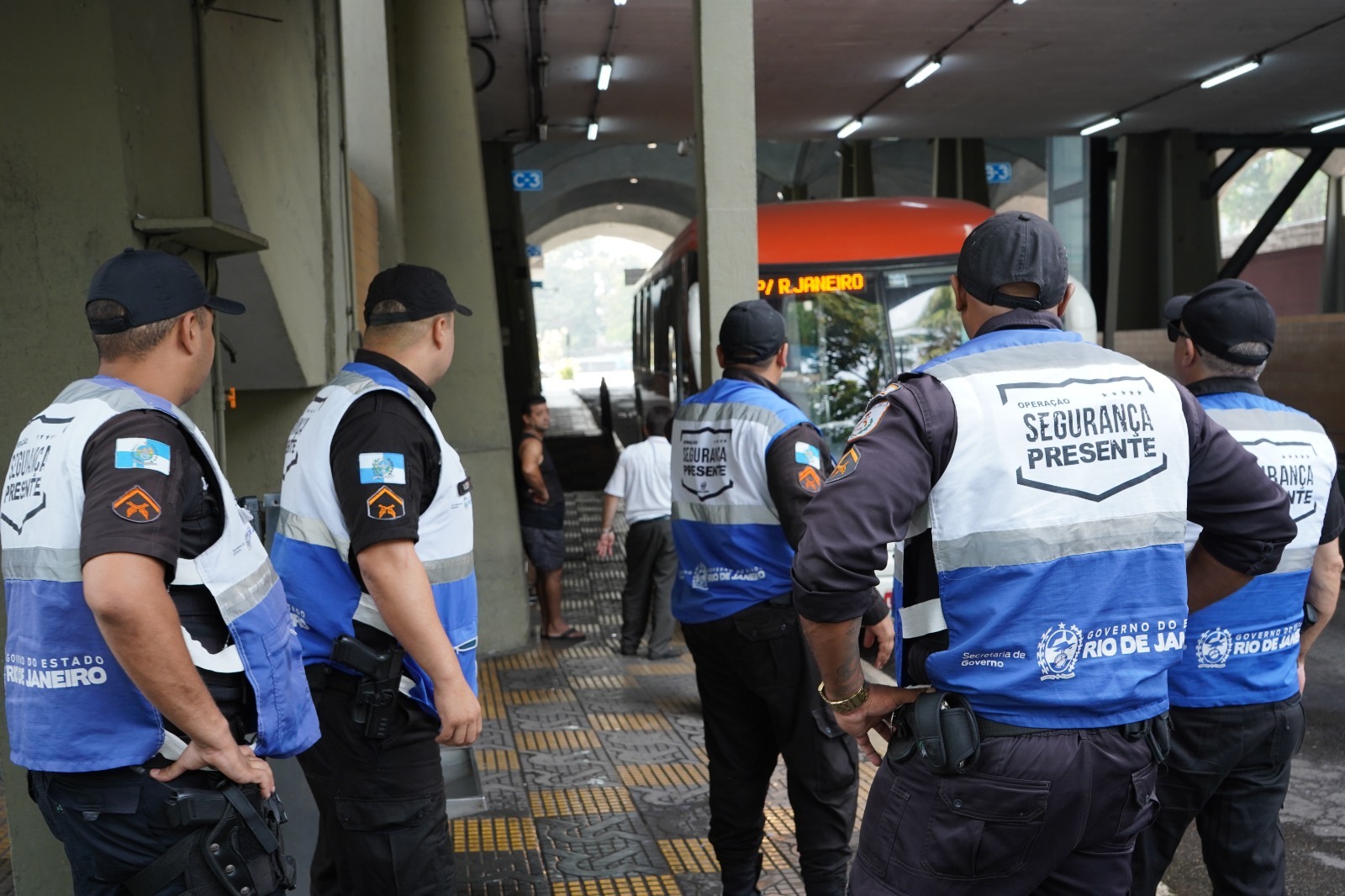 Operação Segurança Presente chega à rodoviária de Volta Redonda