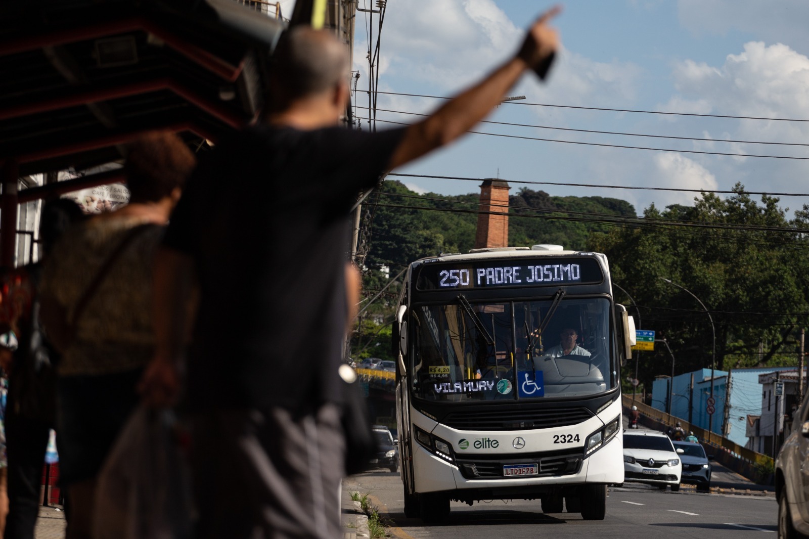 Passageiros de ônibus já podem fazer duas viagens e pagar uma passagem em Volta Redonda