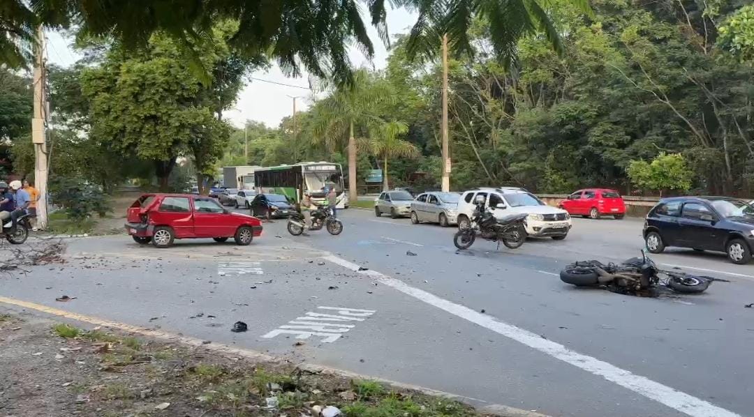 Acidente deixa motociclista ferido na Via Sérgio Braga, no Conforto