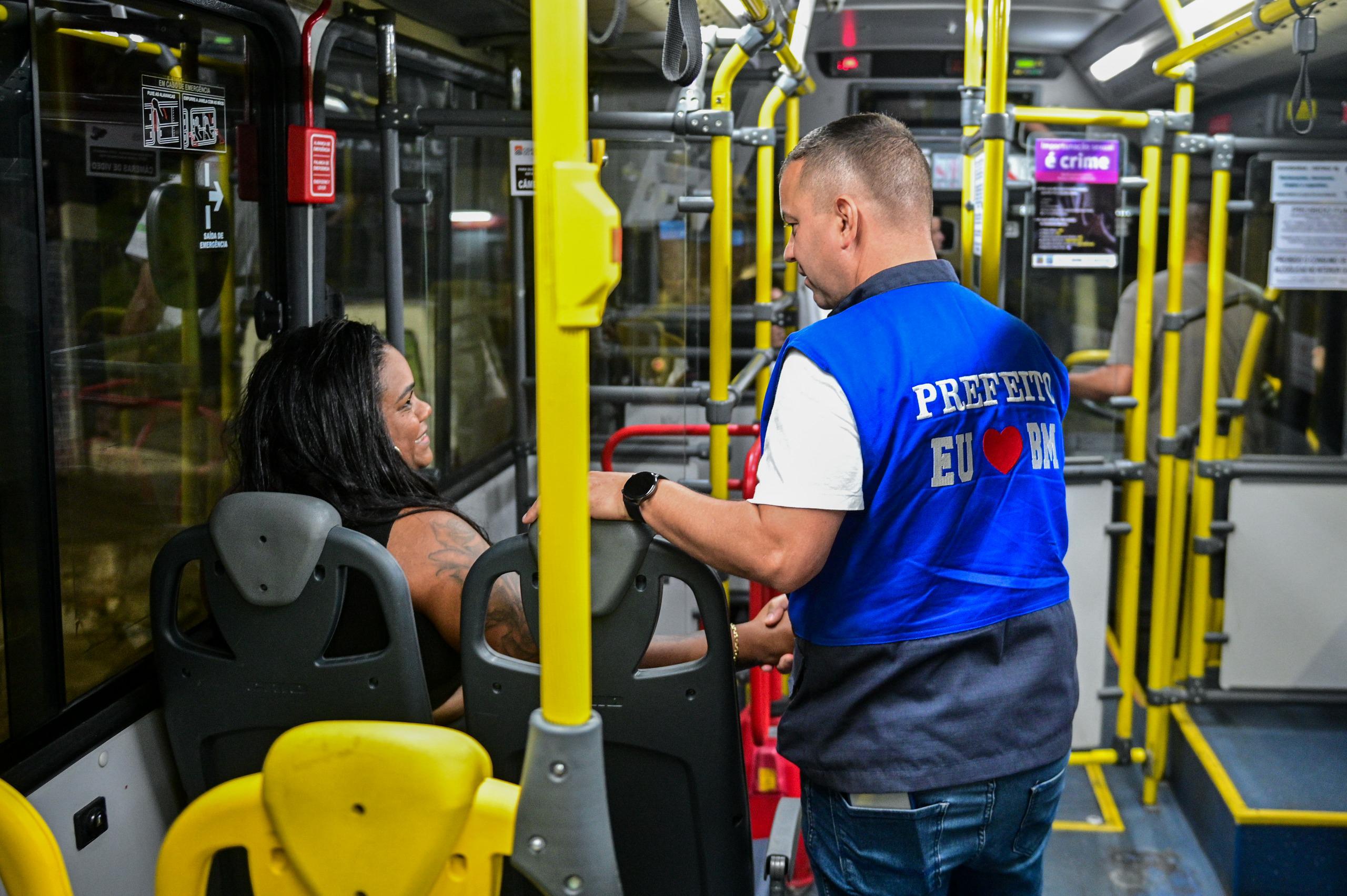 Furlani acompanha início de novas empresas em mais linhas de ônibus da Região Leste