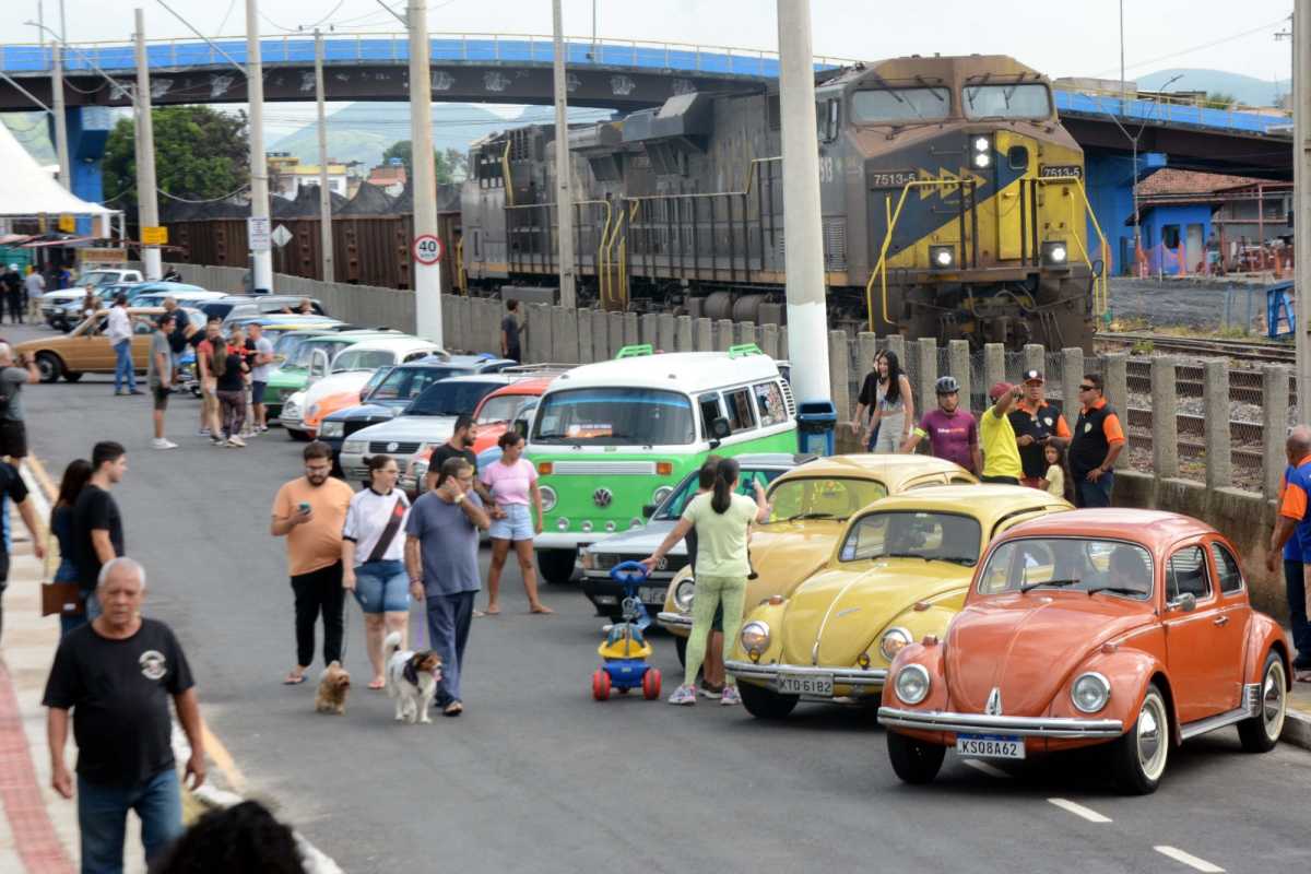 Barra Mansa: Avenida Roosevelt Brasil recebe Encontro de Carros Antigos