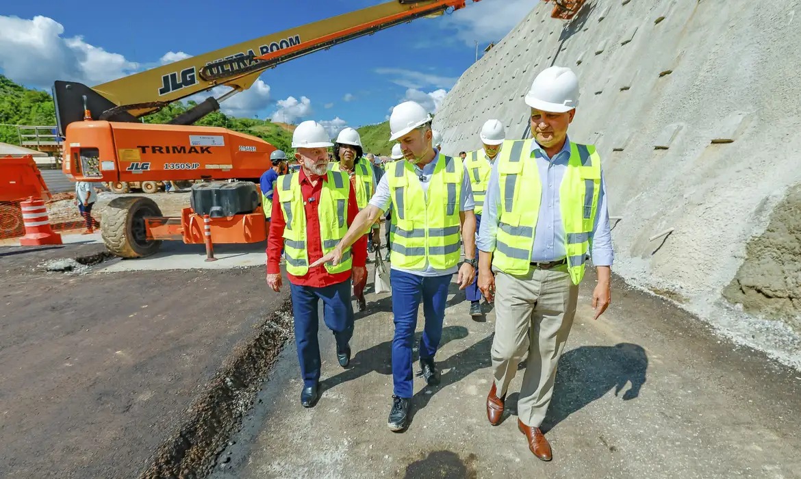 Em agenda no Sul Fluminense, Lula visita obras de duplicação da Dutra