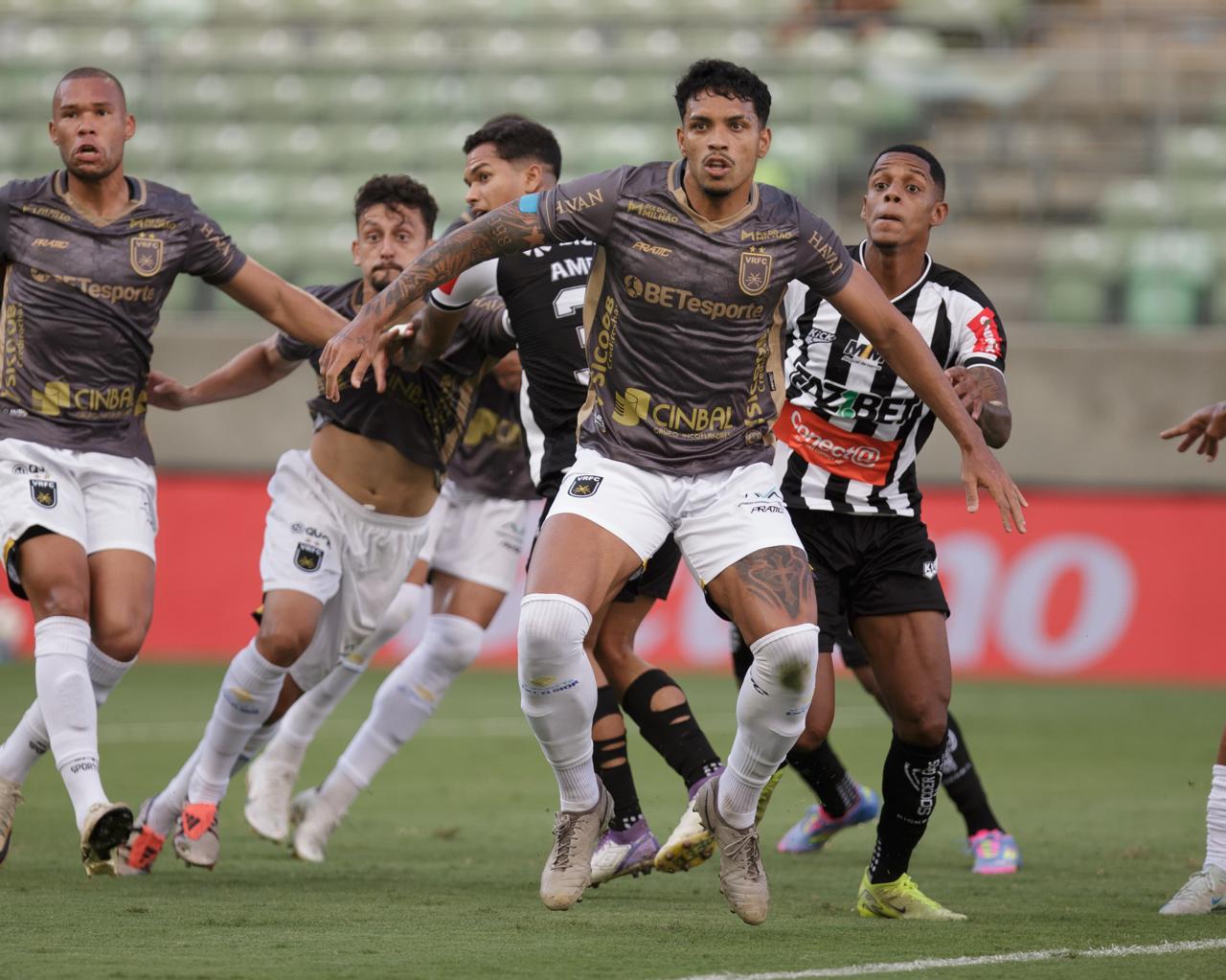 Voltaço perde para o Athletic em BH e segue sem vencer na Série B