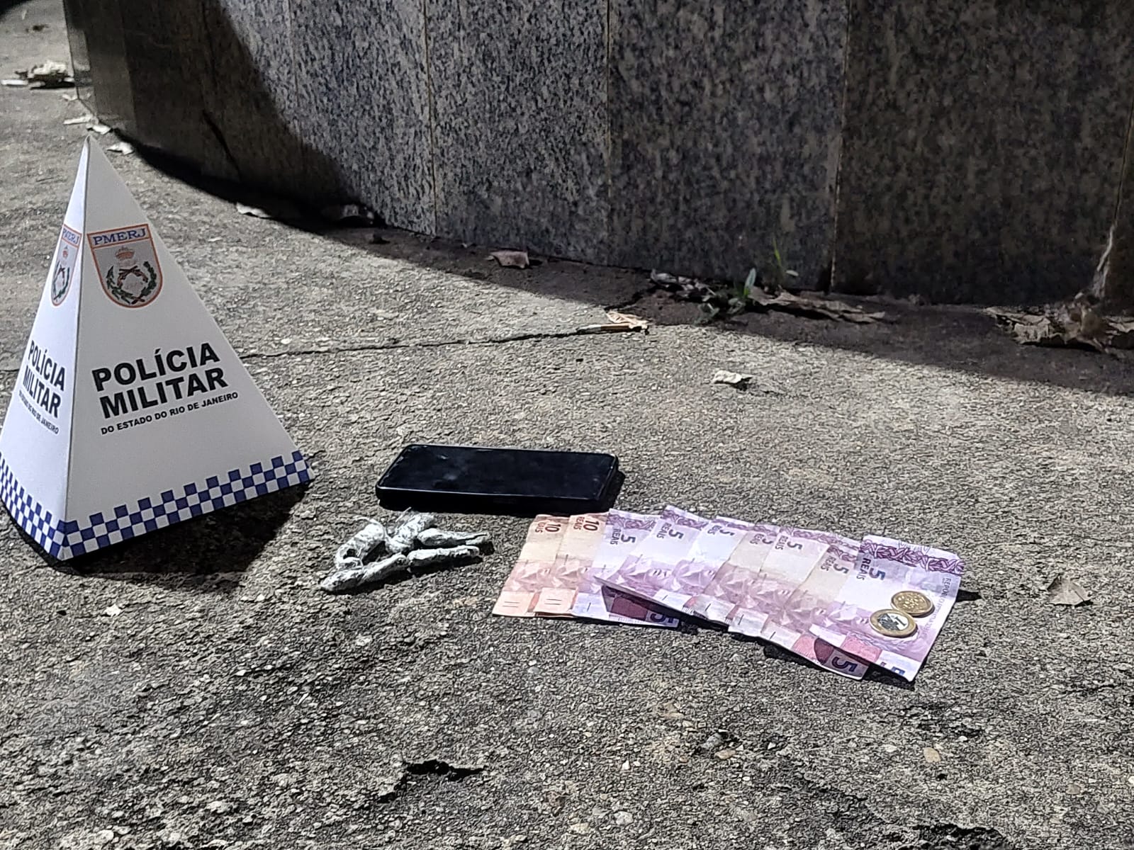 Menor é apreendido por tráfico de drogas em Porto Real