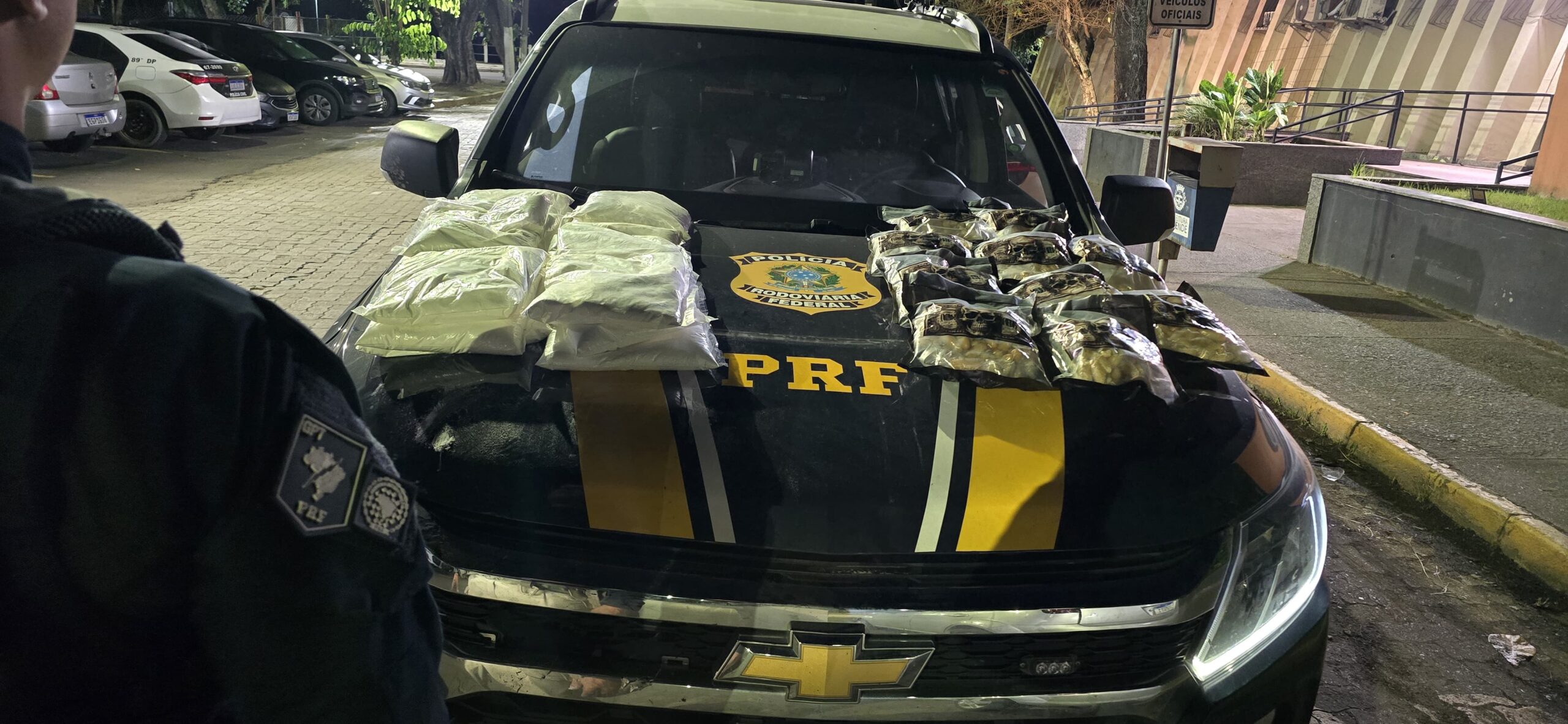[VÍDEO] Resende: PRF apreende cerca de R$ 2 milhões em cocaína que estavam dentro de cilindro de GNV