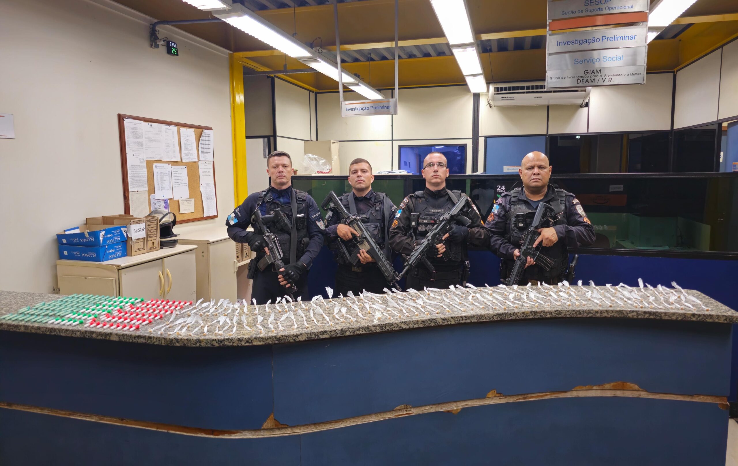 Cargas de crack e cocaína são apreendidas em Barra Mansa; Suspeitos fugiram do cerco policial