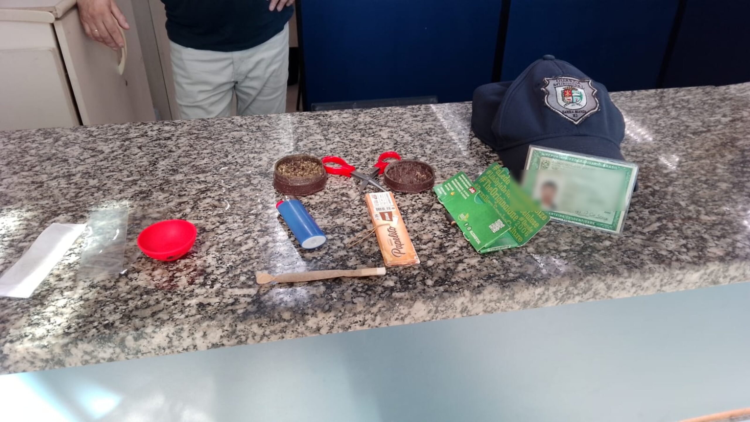 Usuários de maconha são detidos pela Guarda Municipal em Barra Mansa