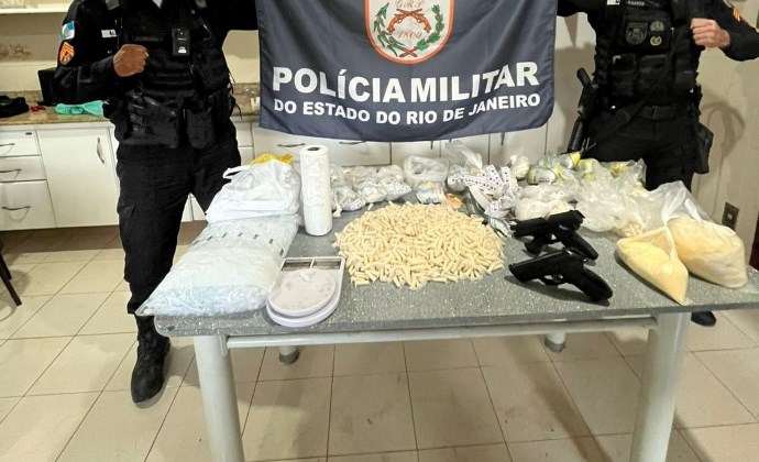 Homem é preso em flagrante com grande quantidade de cocaína em apartamento, em Três Rios