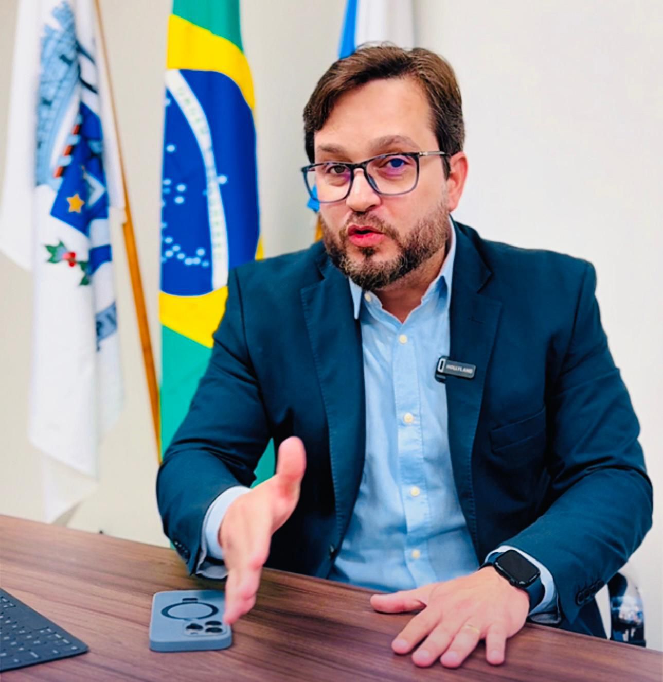 Prefeito Luciano Muniz anuncia antecipação do 13º salário aos servidores de Pinheiral