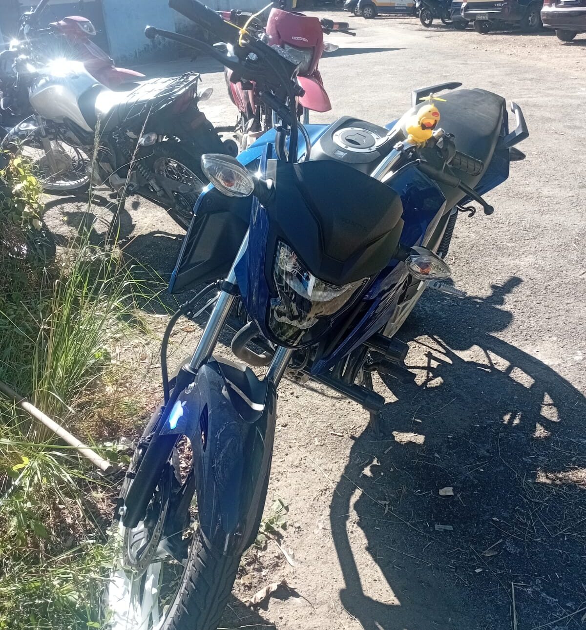 Moto sem placa e retrovisores é removida das ruas pela Guarda Municipal de Volta Redonda