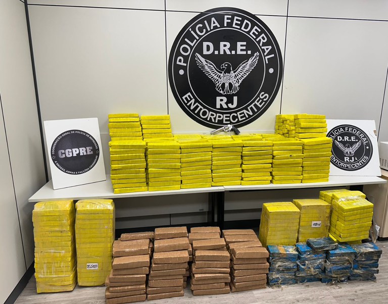 Caminhoneiro é preso com mais de 600 kg de drogas em operação da Polícia Federal em Piraí