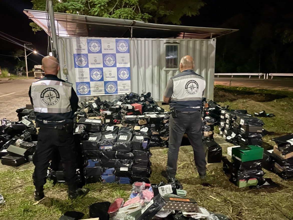 Mais de dois mil pares de calçados com suspeita de falsificação são apreendidos em Levy Gasparian