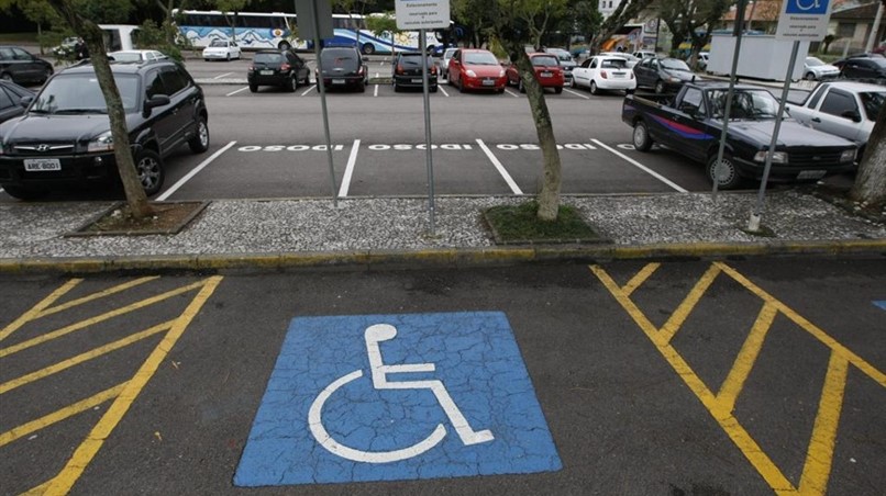 Estado do Rio: Pessoas com deficiência terão gratuidade em estacionamentos por 30 minutos